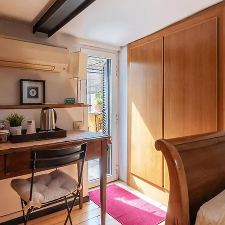 Orange With Bathroom And Shared Terrace 로마