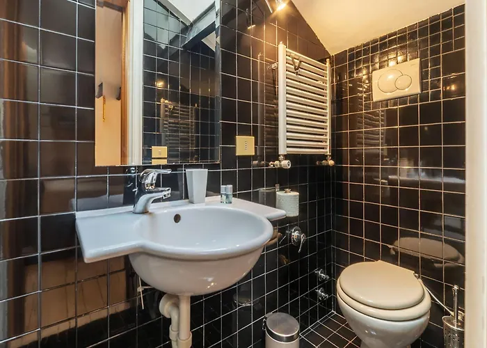 Δωμάτια σε οικογενειακή κατοικία Orange With Bathroom And Shared Terrace *
