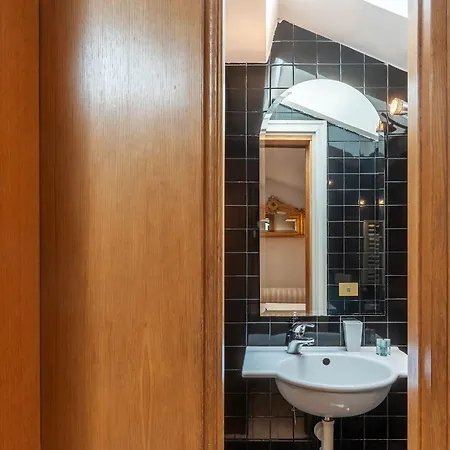 Orange With Bathroom And Shared Terrace * ローマ