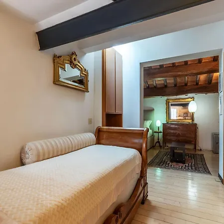 Pansiyon Orange With Bathroom And Shared Terrace