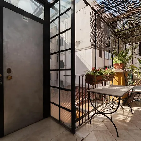 ホームステイ Orange With Bathroom And Shared Terrace