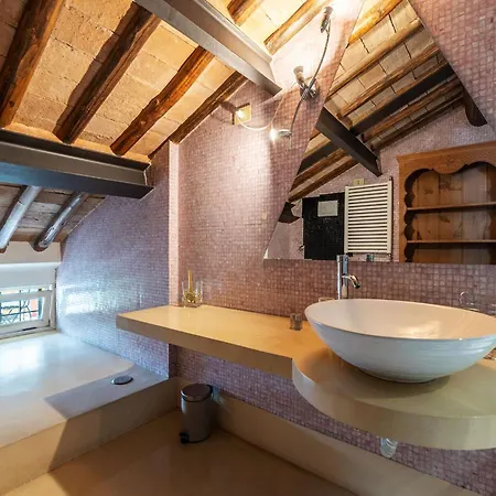 Orange With Bathroom And Shared Terrace Privatunterkunft